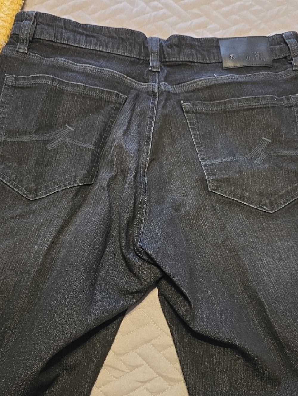 Heritage Men's Straight-Leg Jeans in Dark Gray-Black Wash - Picture 4 of 4